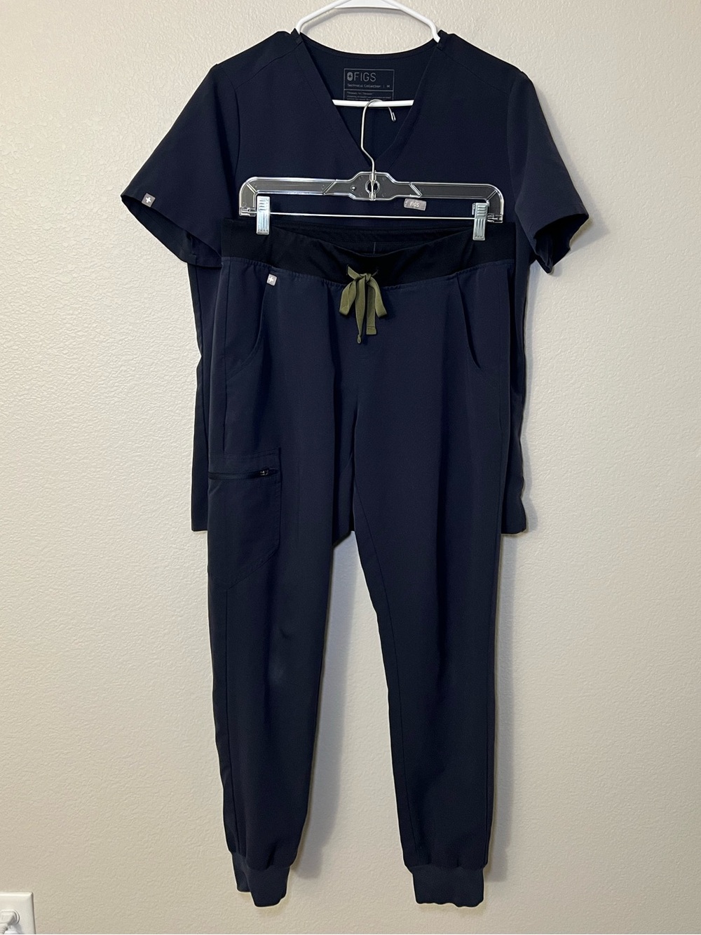 FIGS Scrub SET Women’s Navy Top & Pants Medical Uniform | Size M for Both